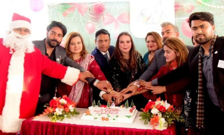 salma burkat - Salma Burkat Celebrates Christmas in Islamabad