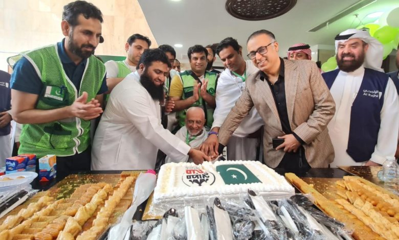 pakistani pilgrims - Pakistani Pilgrims Begin Arrival in Makkah