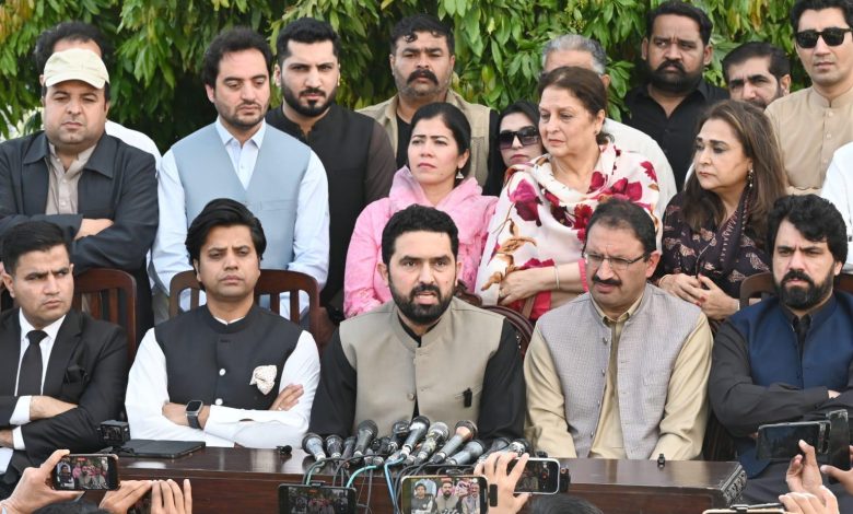 april 9 march - PTI Mobilizes April 9 March from Peshawar