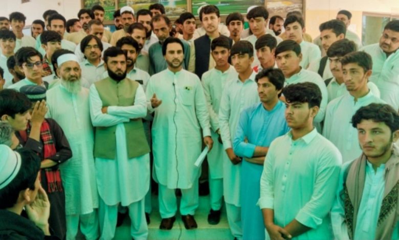bannu board protest - Bannu Board Staff Stage Intense Protest