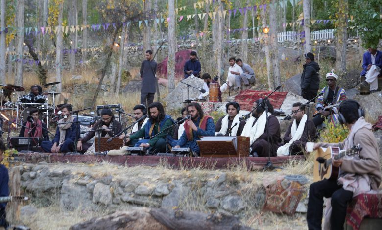 lost in love - Experience Lost in Love qawwali from Humnava