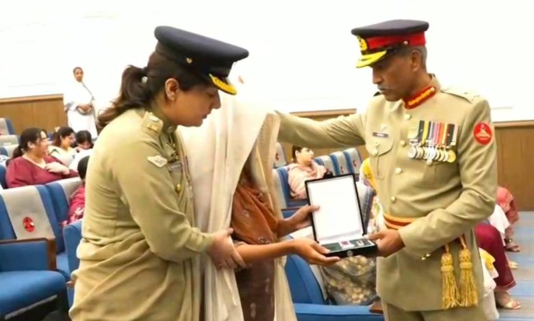 military awards - Frontier Corps North Presents Military Awards