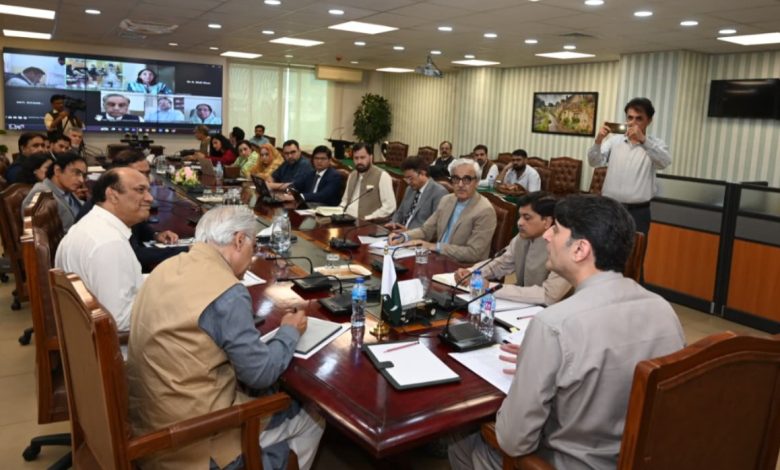 hiv task force - HIV Task Force Acts to End Syringe Reuse