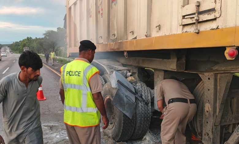 trailer fire - Motorway Police Extinguish Trailer Fire Near Chakri