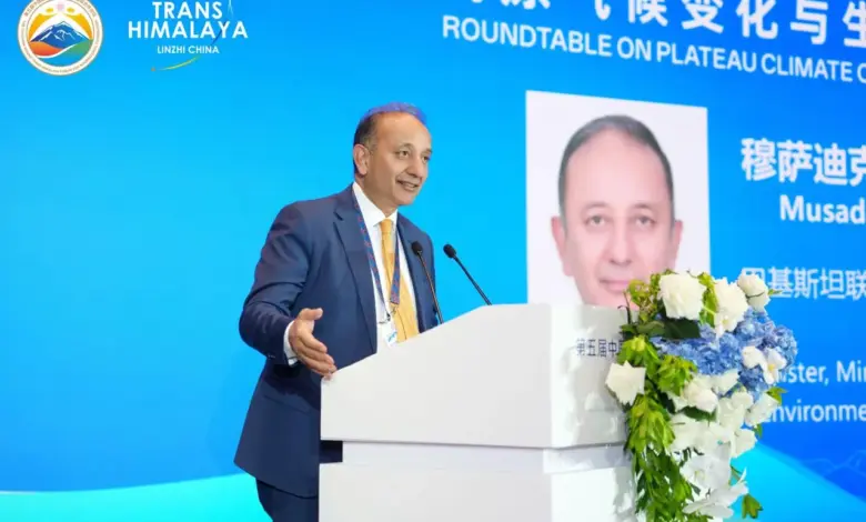 Dr Musadik Malik addressing the 5th China Xizang Trans-Himalaya Forum in China