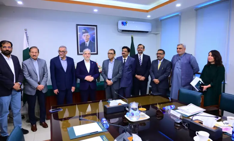 Pakistani and Iranian education ministers meeting in Islamabad