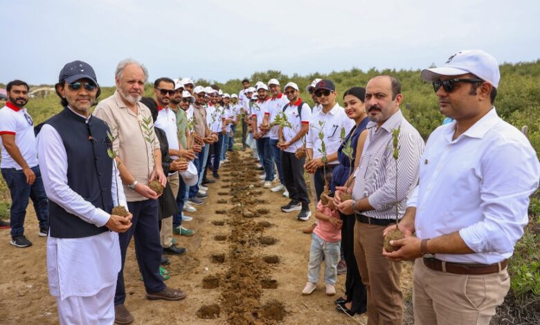 Bank Alfalah and WWF-Pakistan Mark Pakistan's Independence Day with Alfa Forest Mangrove Plantation Drive