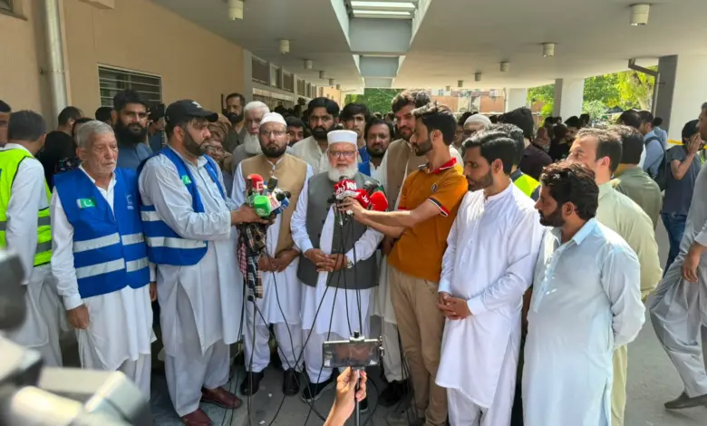 Nasrullah Rindhawa and Liaqat Baloch during visit to PIMS Hospital