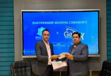 Representatives of Data Vault Pakistan and Galaxy Technology signing a strategic partnership agreement