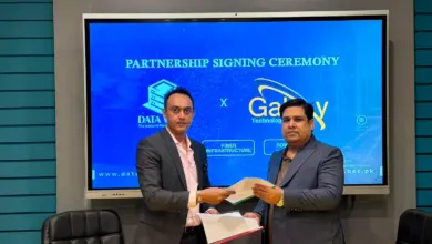 Representatives of Data Vault Pakistan and Galaxy Technology signing a strategic partnership agreement