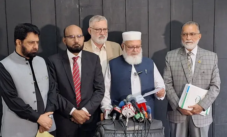 Liaqat Baloch speaking to the media after talks with the government team in Islamabad