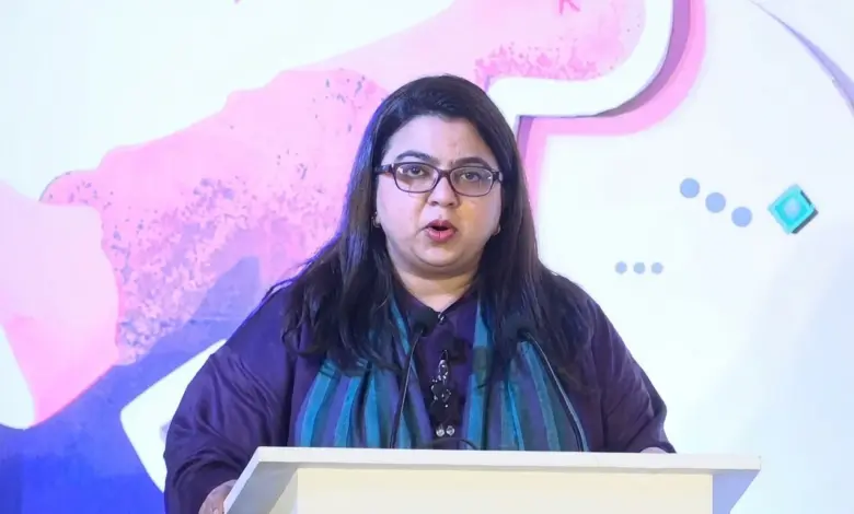 Federal IT Minister Shaza Fatima Khawaja addressing a summit on child online safety