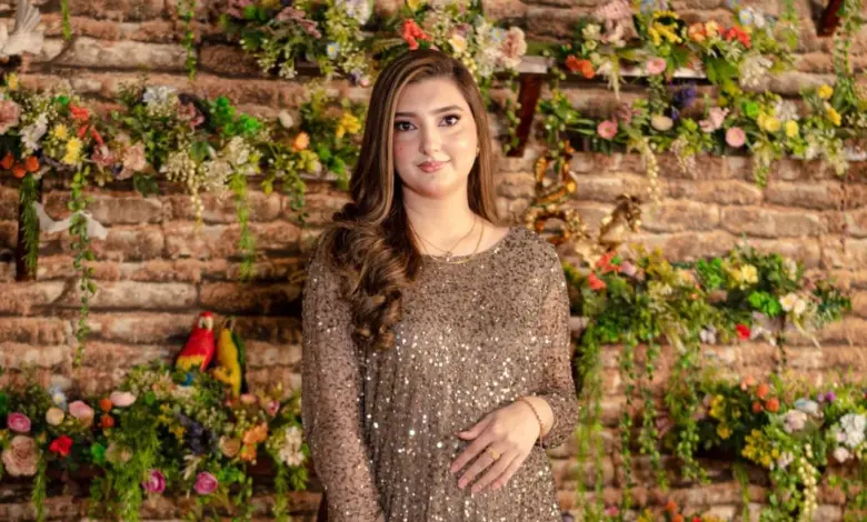 Komal Butt: Model and Journalist Emerges as a Promising New Face in Pakistan’s Fashion Scene