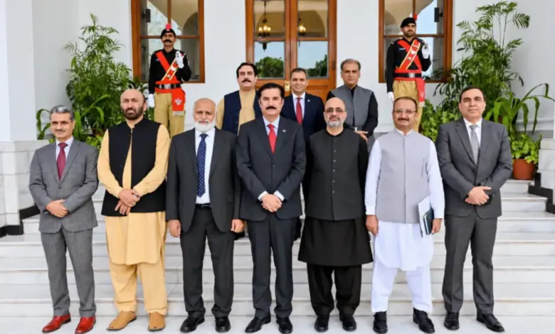 KP Governor Faisal Karim Kundi and HEC Chairman Prof Dr Niaz Ahmad Akhtar chairing a meeting on higher education affairs