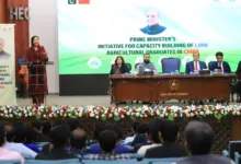 Wajiha Qamar addressing the pre-departure ceremony for Sindh agricultural trainees proceeding to China