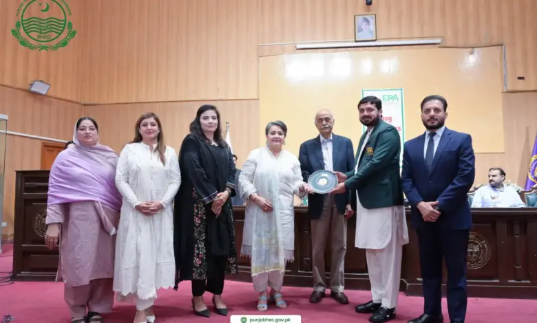 Prof Dr Iqrar Ahmad Khan addressing a seminar on smog and human health