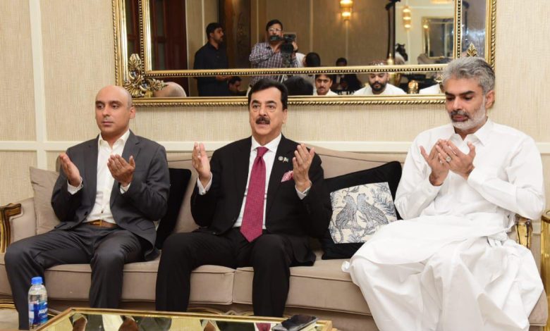 gillani visit - Gillani Visits Khursheed Shah and Junejo Family