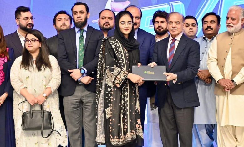 pm laptop - PM Laptop Empowers Mathematics Student