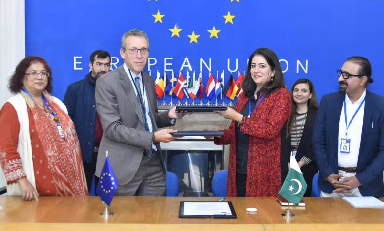 beyond barriers - EU and Sightsavers Launch Beyond Barriers Project