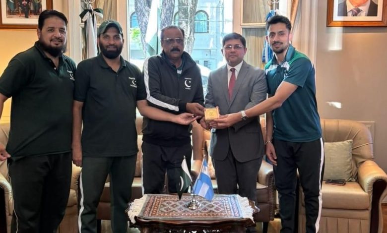 pakistan hockey team - Pakistan Hockey Team Begins Argentina Tour