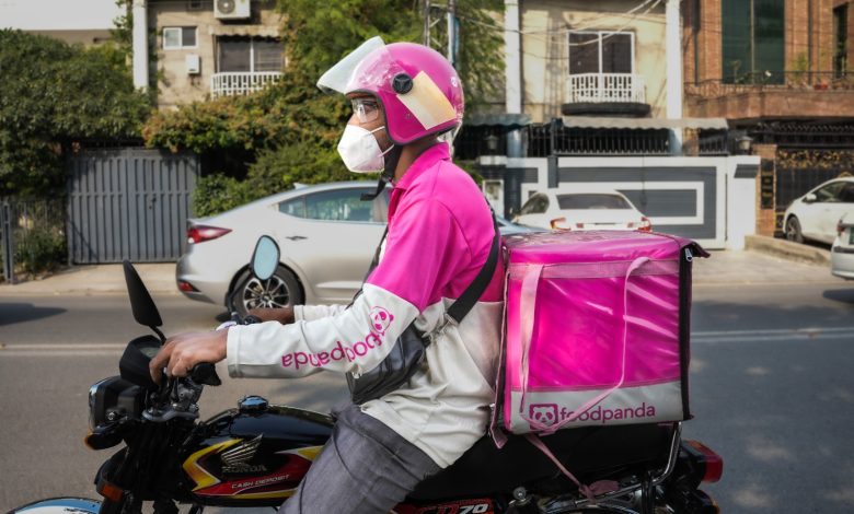 Foodpanda Distributes Smog Safety Kits to Riders Across Pakistan