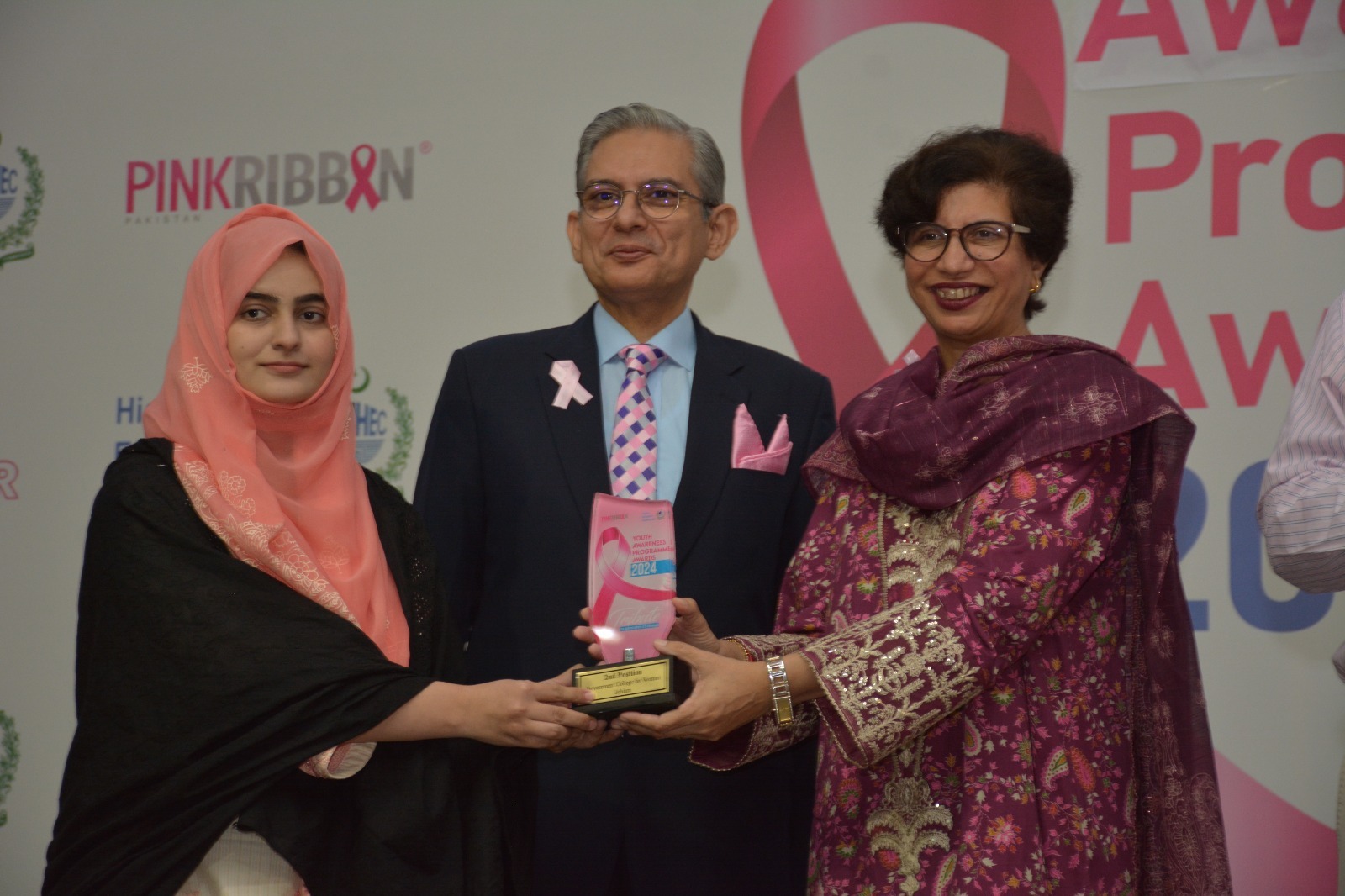Pink Ribbon Youth Awards Honor 2.5M Ambassadors for Breast Cancer ...