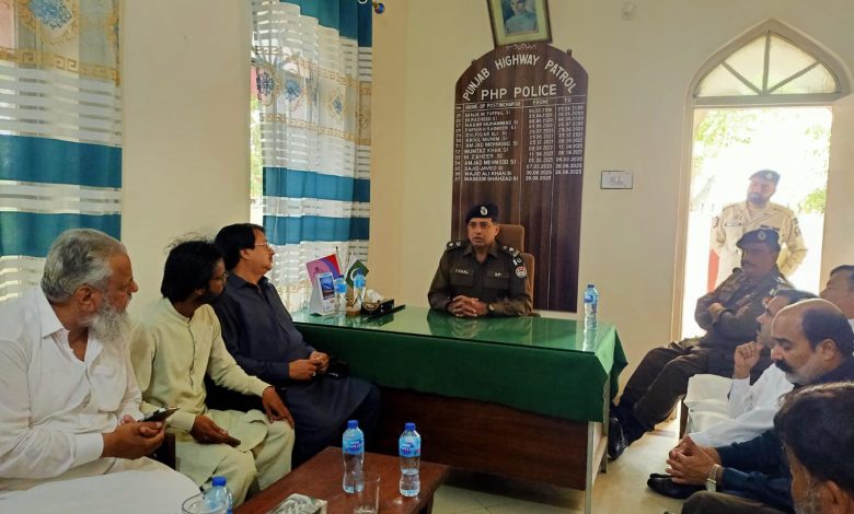 patrolling police - Patrolling Police Regional Officer Visits Hattar Post